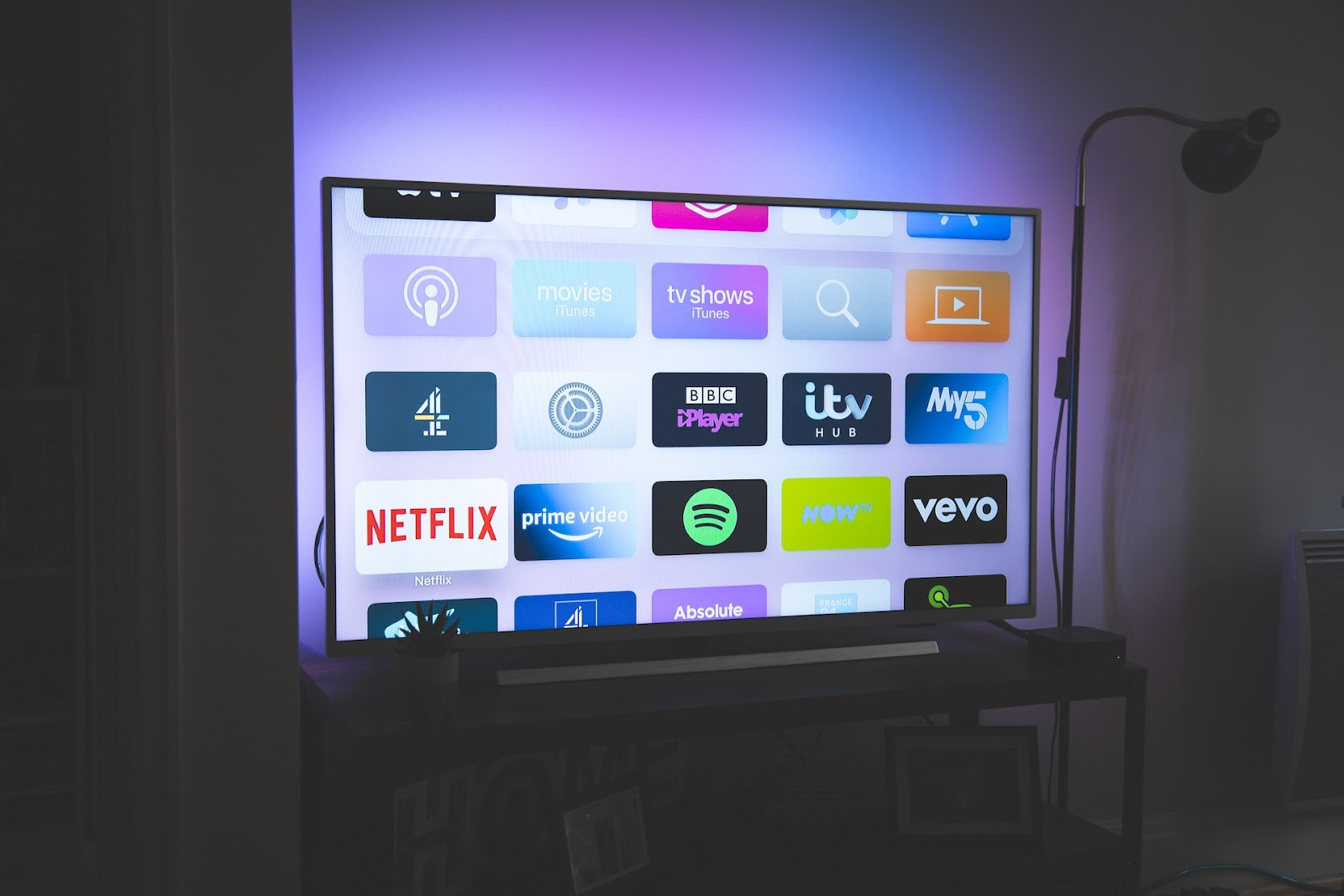 gadgets-that-everybody-uses-tv